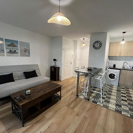 Appartement Avec Jardin A Rochefort Esterno foto