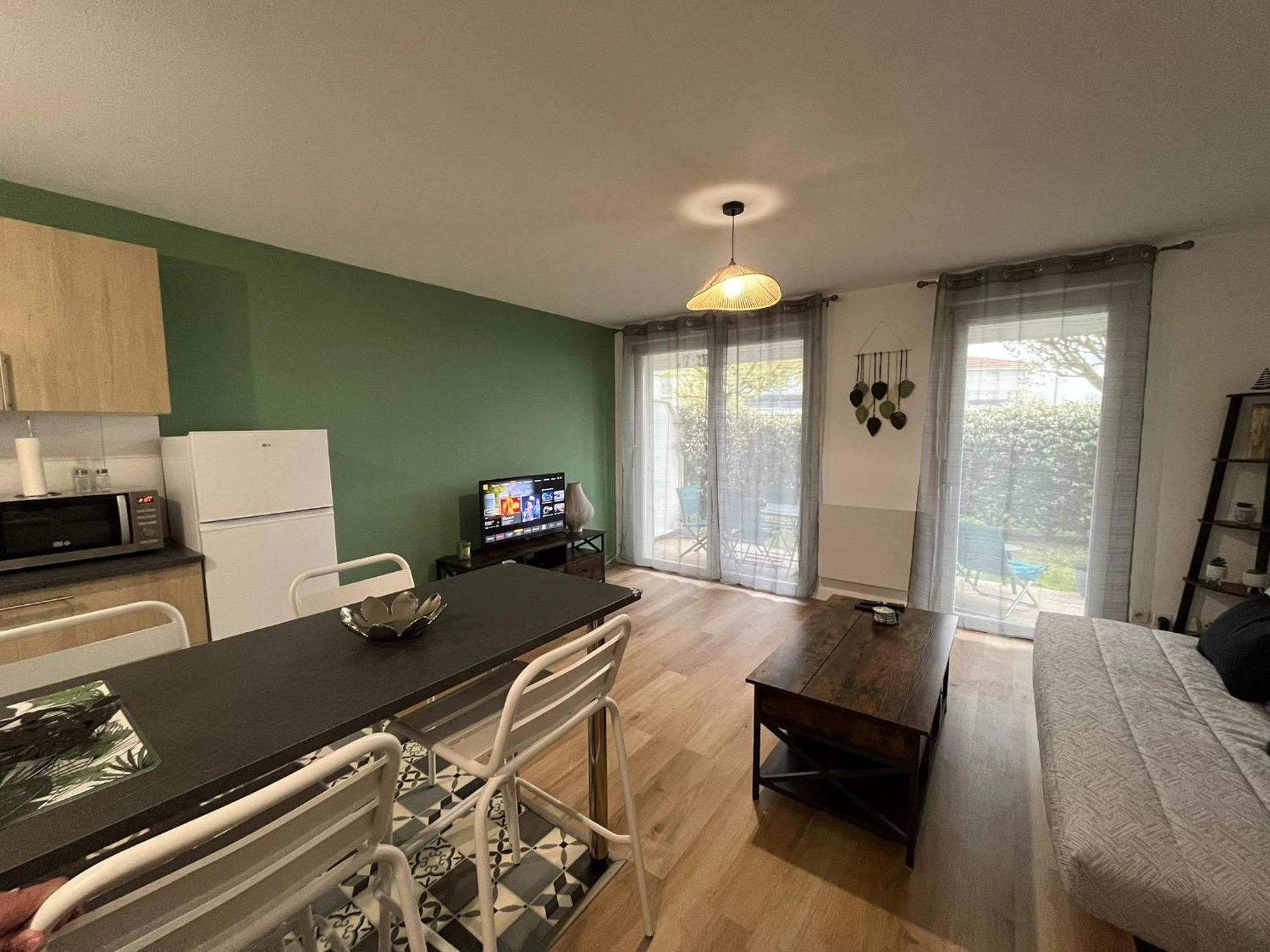 Appartement Avec Jardin A Rochefort Esterno foto